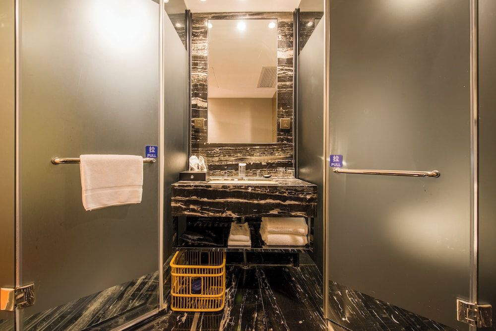 La Perle International Hotel - Free shuttle between hotel and Exhibition Center during Canton Fair & Exhibitor registration Counter Comfort Twin Room 6