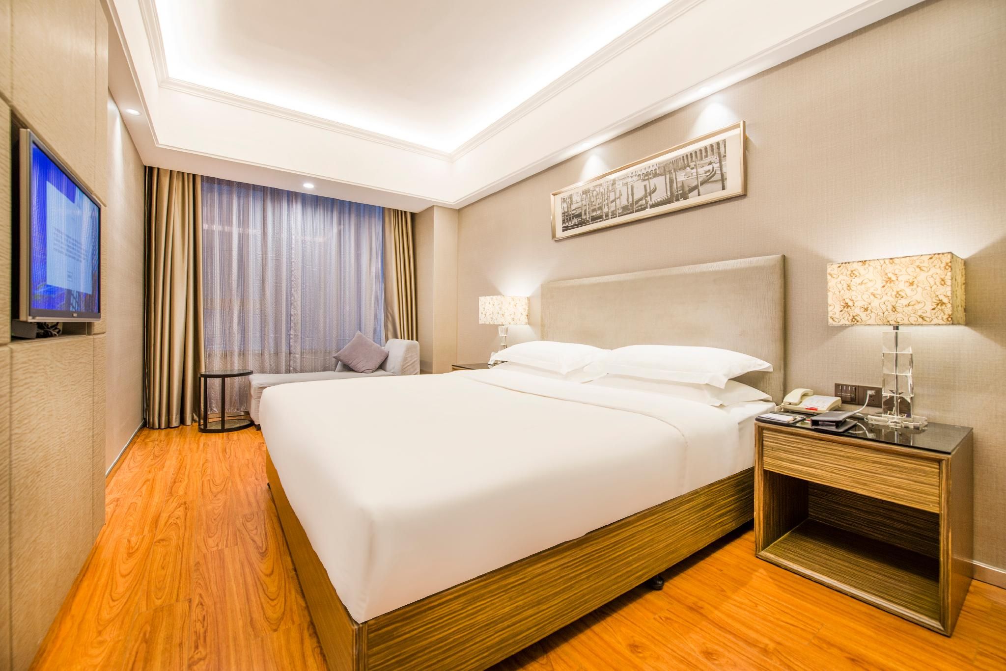 undefined La Perle International Hotel - Free shuttle between hotel and Exhibition Center during Canton Fair & Exhibitor registration Counter 9