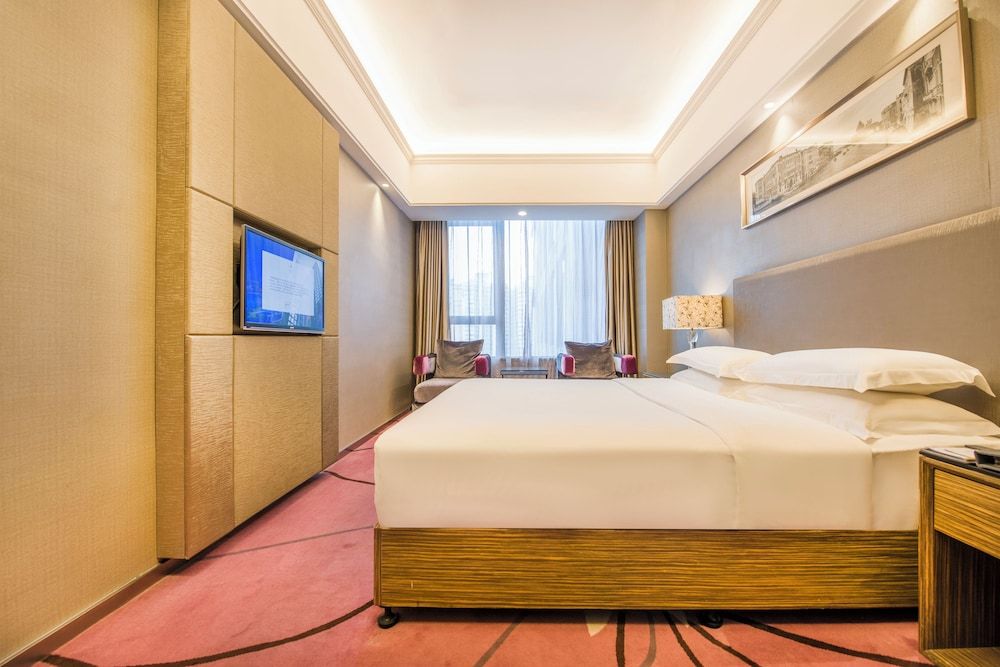 La Perle International Hotel - Free shuttle between hotel and Exhibition Center during Canton Fair & Exhibitor registration Counter
