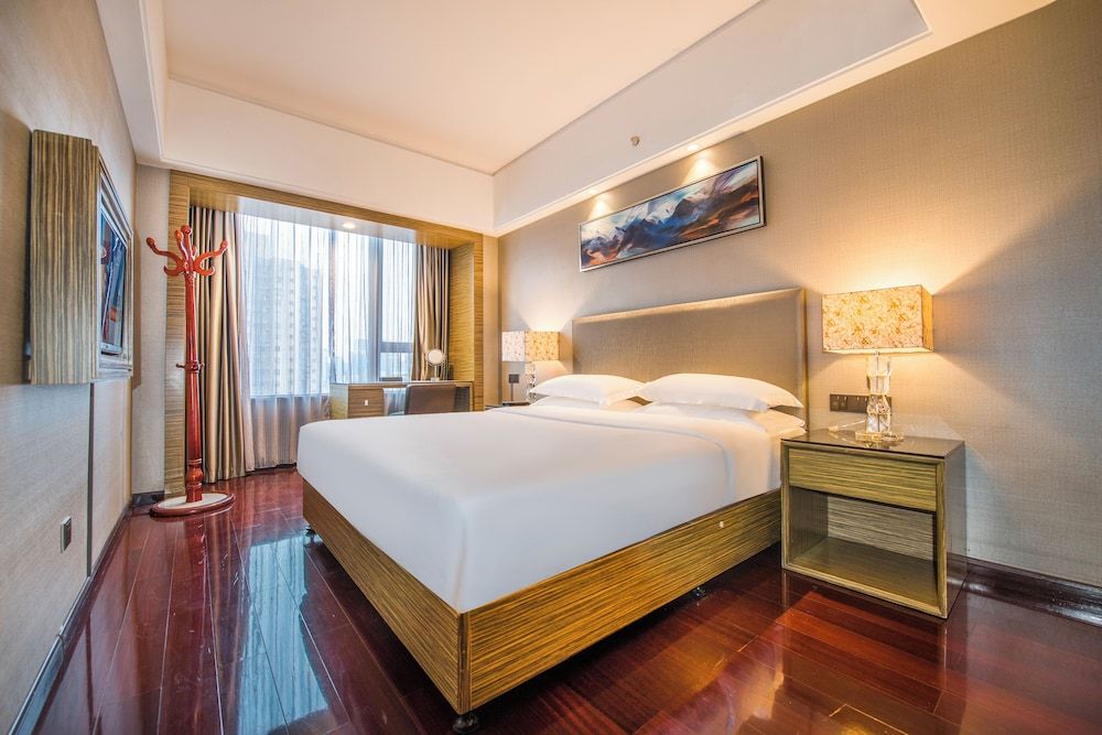 La Perle Suite (with 2 bathtubs)