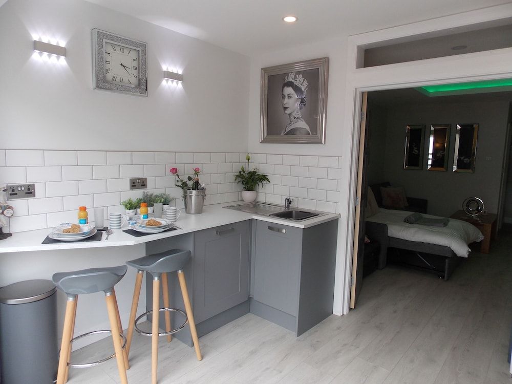 undefined Eden Suite Sasco Apartments 2