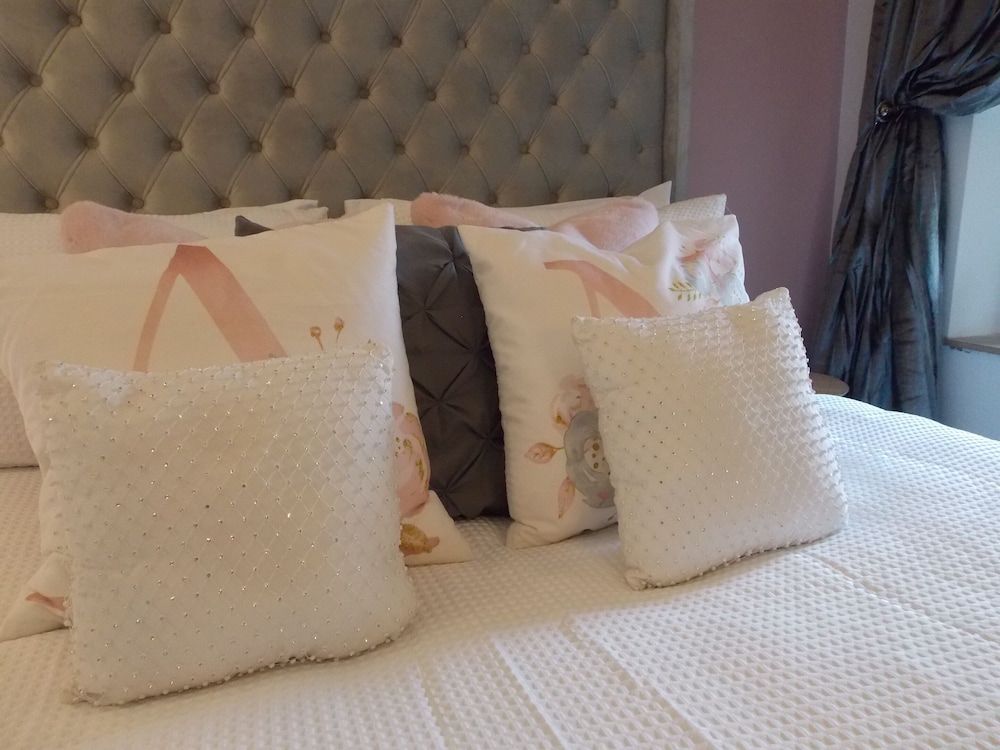 undefined Eden Suite Sasco Apartments 5