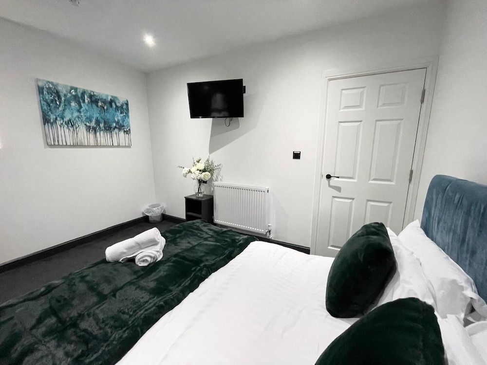 undefined Wellington Suites by Sasco Apartments 4