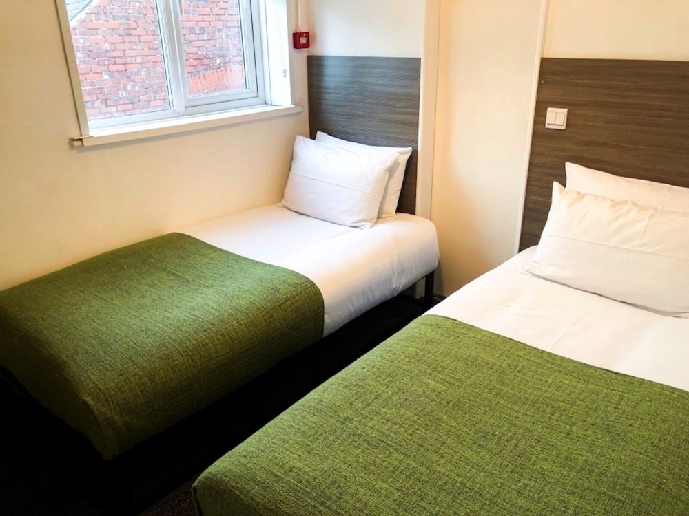 The Bawdens Holiday Apartments Standard Studio, Private Bathroom (Apartment 4)