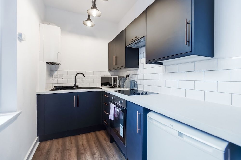 Queen Street Apartments by Sasco
