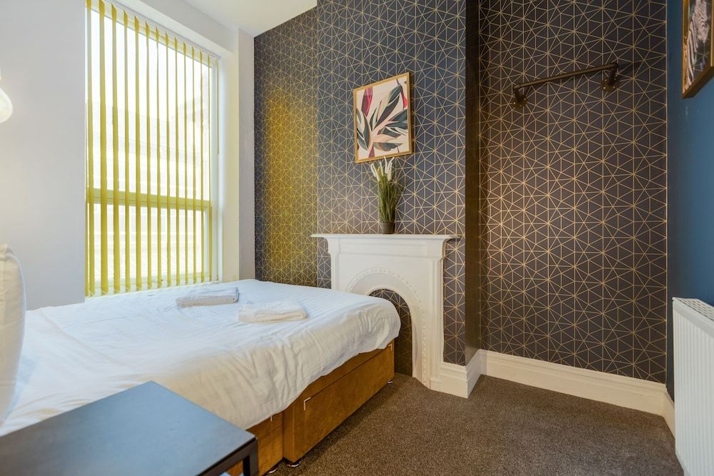 Queen Street Apartments by Sasco Apartment, Ensuite (Forest) 6