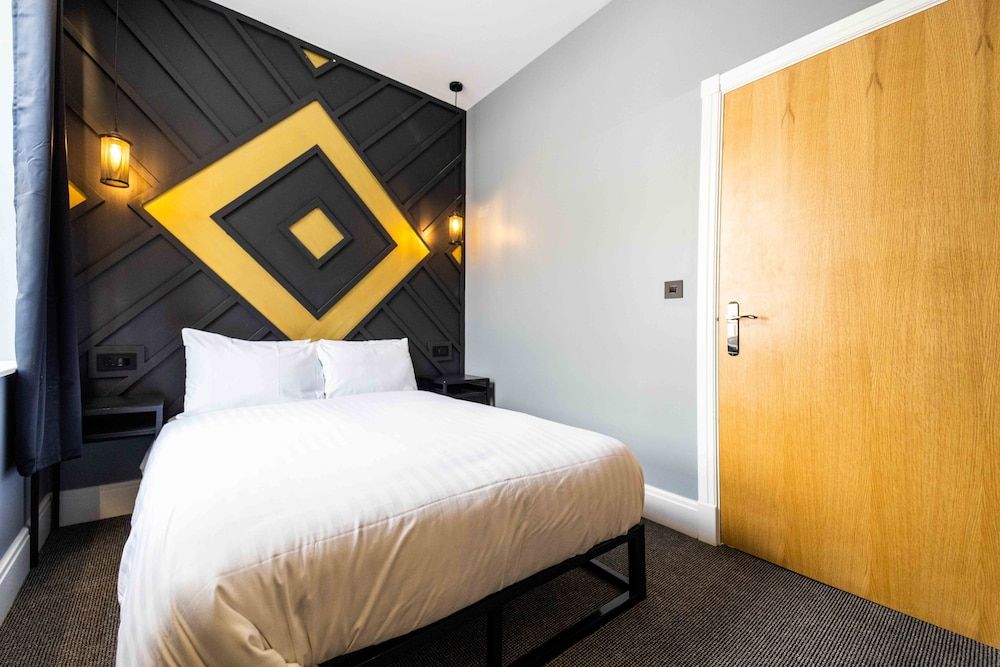 The Luxury Penthouse by Sasco Apartments Luxury Penthouse, Private Bathroom 4