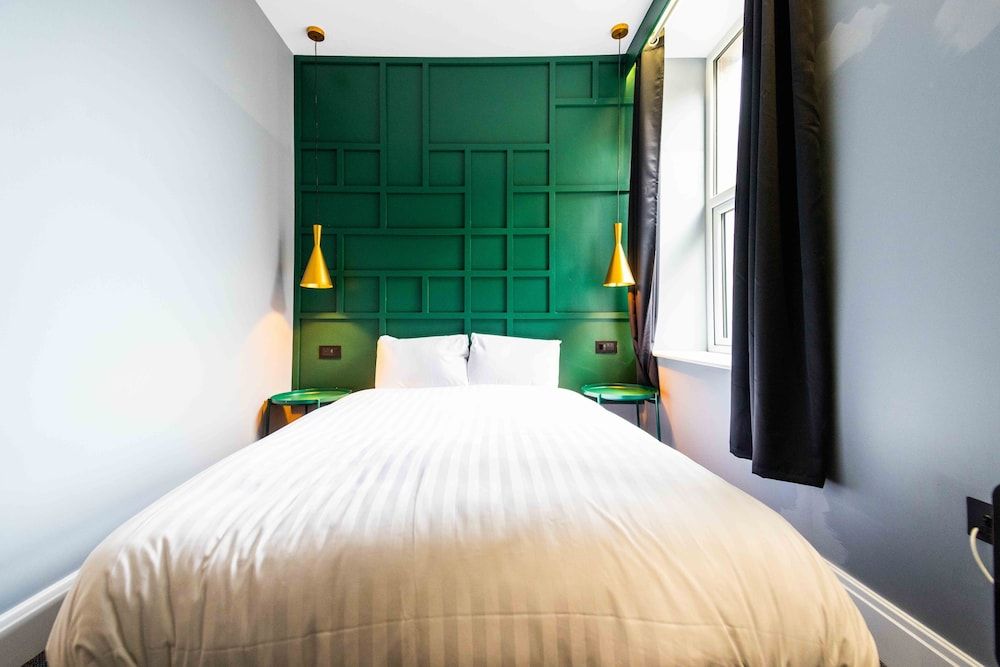 The Luxury Penthouse by Sasco Apartments Luxury Penthouse, Private Bathroom 3