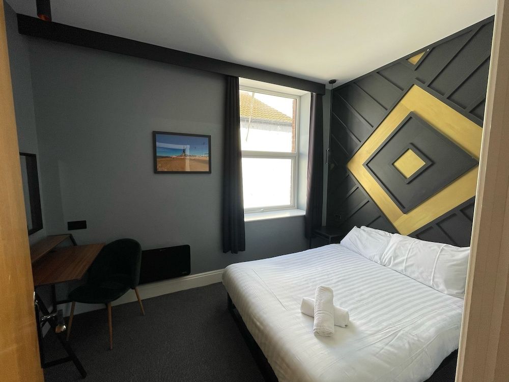 The Luxury Penthouse by Sasco Apartments Luxury Penthouse, Private Bathroom 11