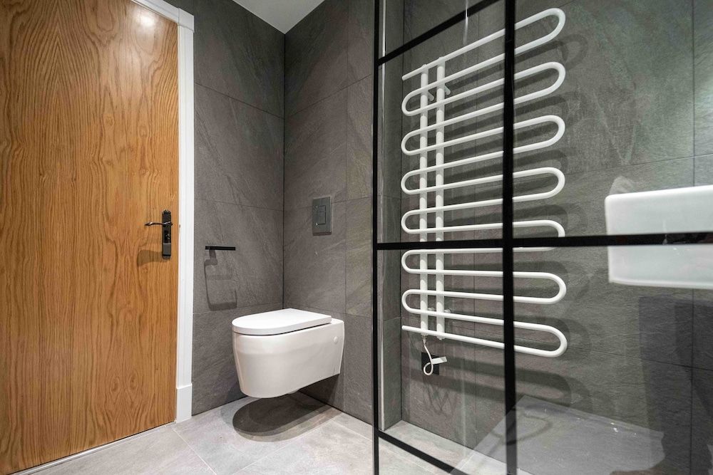 The Luxury Penthouse by Sasco Apartments Luxury Penthouse, Private Bathroom 18