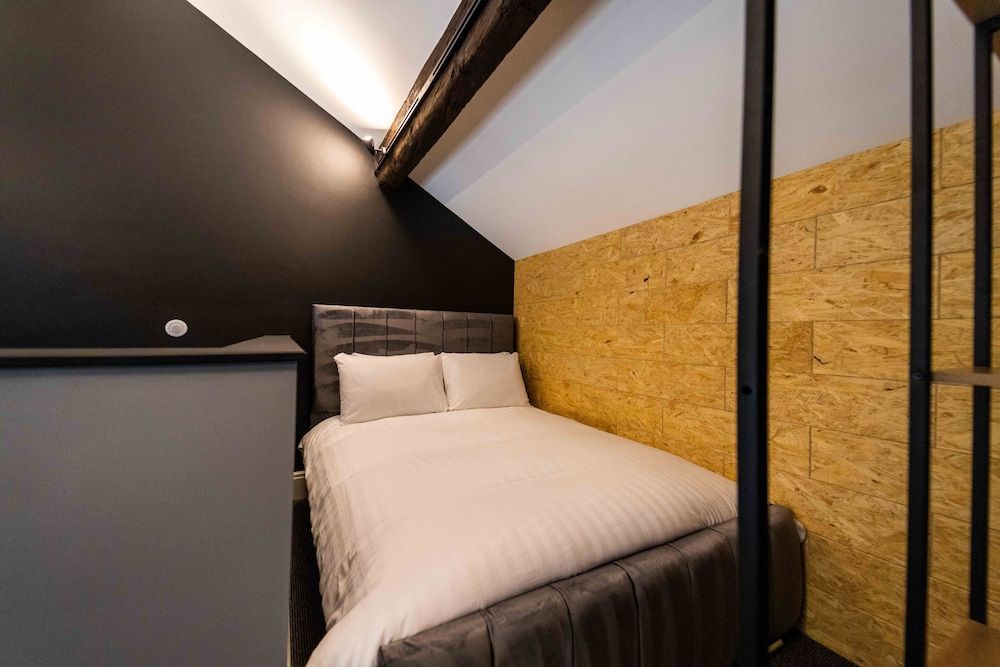 The Luxury Penthouse by Sasco Apartments Luxury Penthouse, Private Bathroom 6