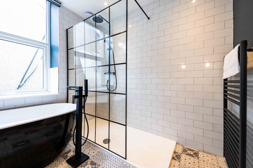 The Luxury Penthouse by Sasco Apartments Luxury Penthouse, Private Bathroom 23