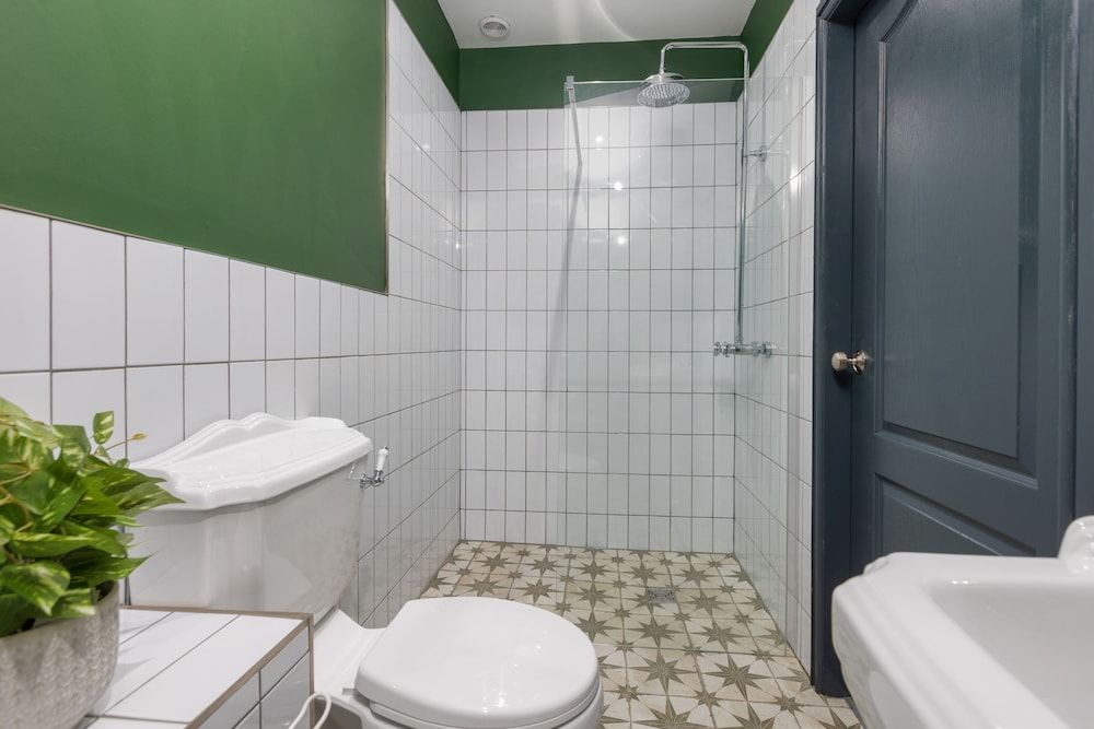 Ettie & Gigis by Sasco Apartments Apartment, Private Bathroom (GiGi Suite) 14