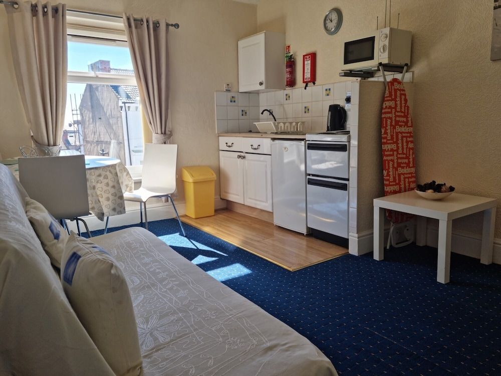 undefined Palatine Court Holiday Flats 7