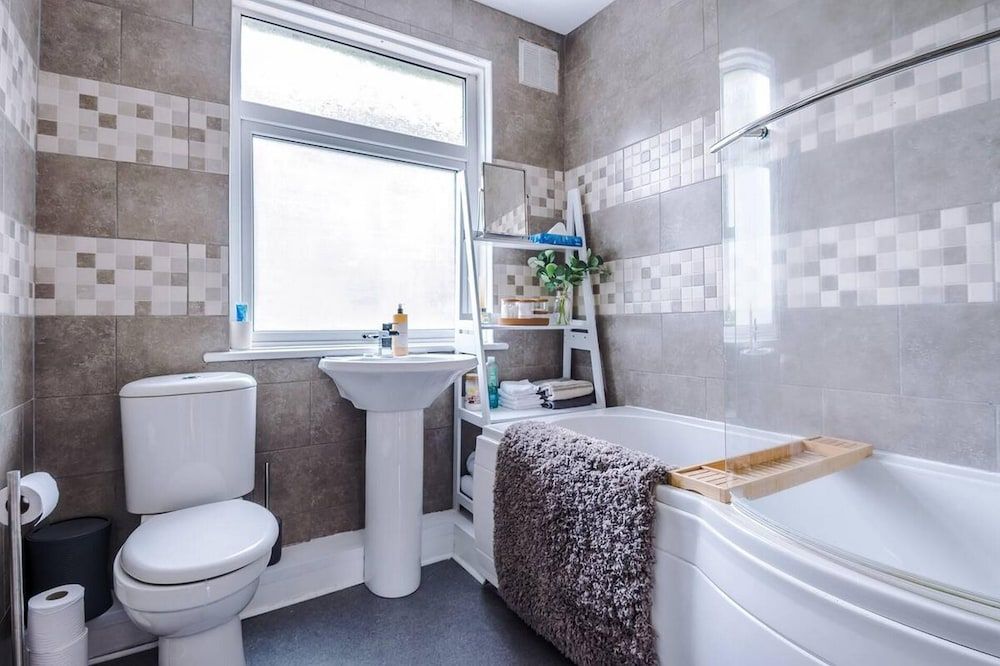 undefined Elegant 2BD Family Retreat Blackpool Town! 8