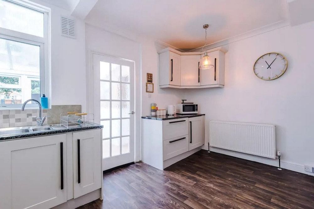 undefined Elegant 2BD Family Retreat Blackpool Town! 2