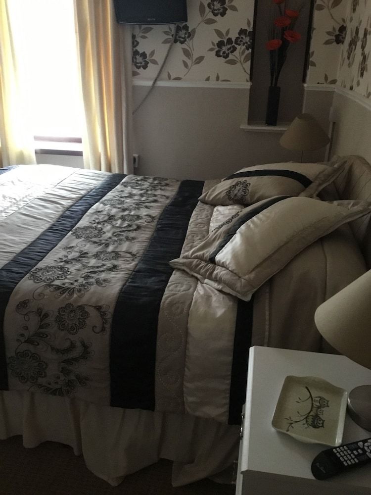 undefined Oakleigh Hotel 7
