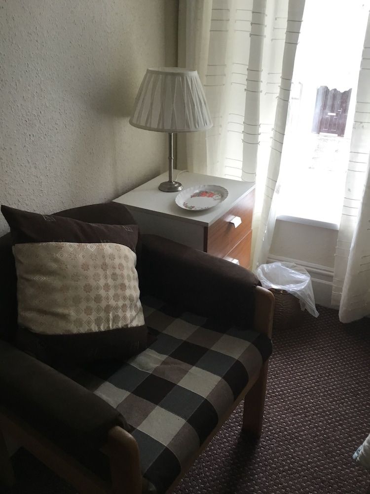 undefined Oakleigh Hotel 8