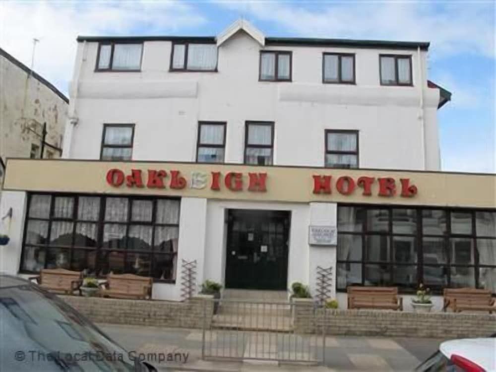 undefined Oakleigh Hotel