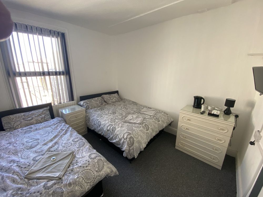 undefined Honley Hotel 2