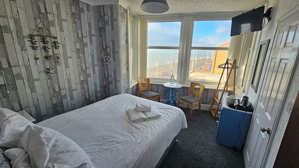 Bowie's Lodge Double Room, Sea View 11
