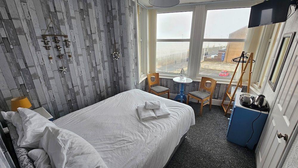 Bowie's Lodge Double Room, Sea View 10