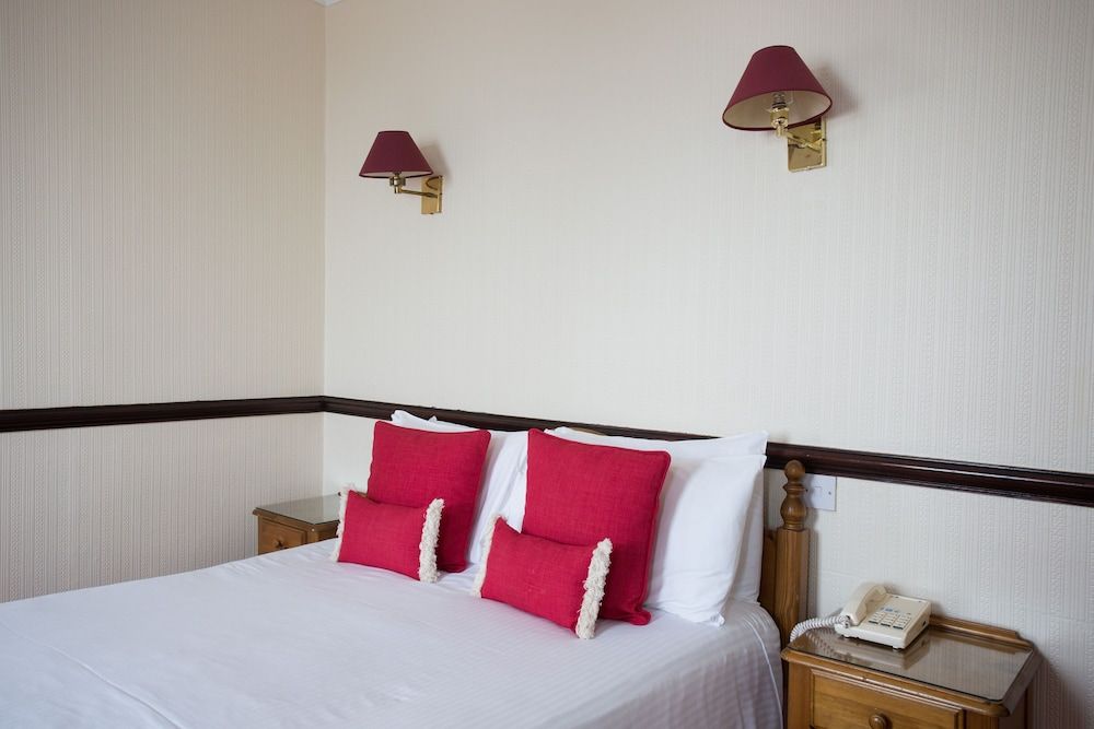 Hotel Sheraton Double Room (Small) 2