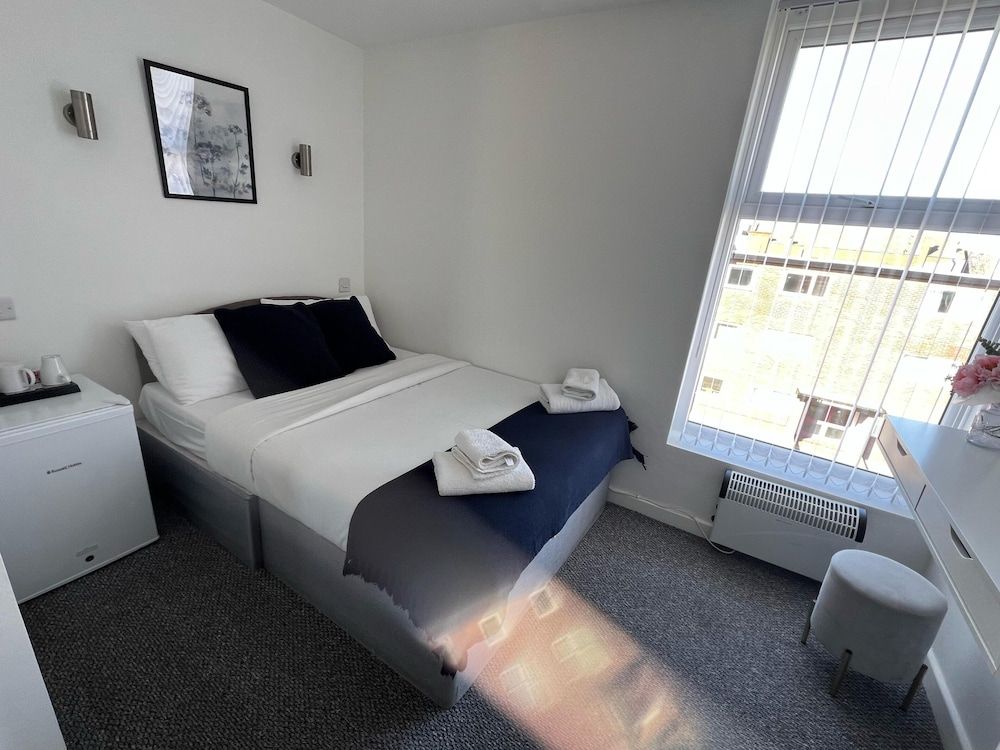 Alexandra Hotel Standard Double Room 4