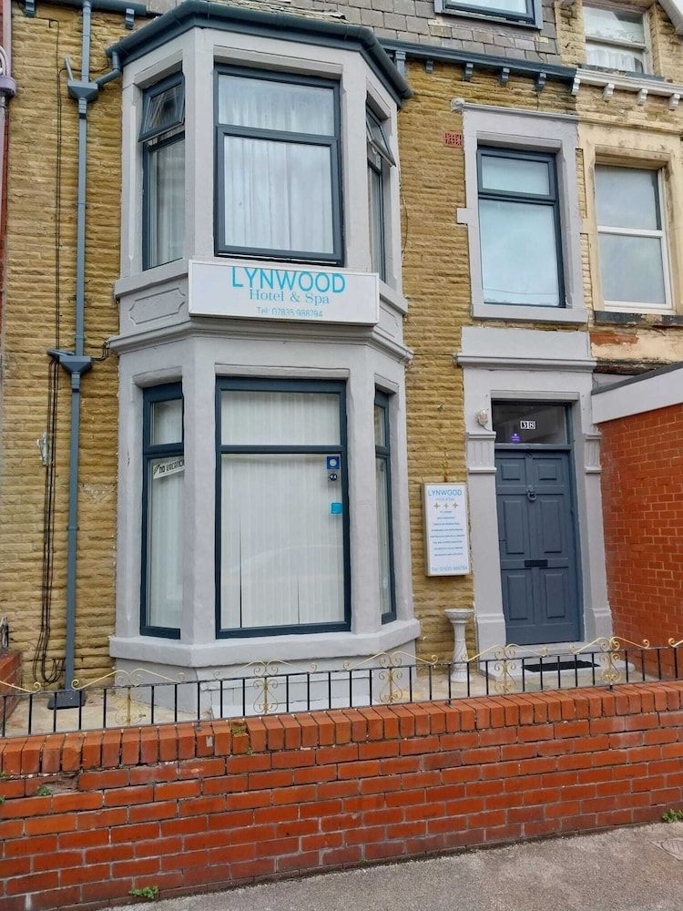 undefined Lynwood Hotel & Spa 10