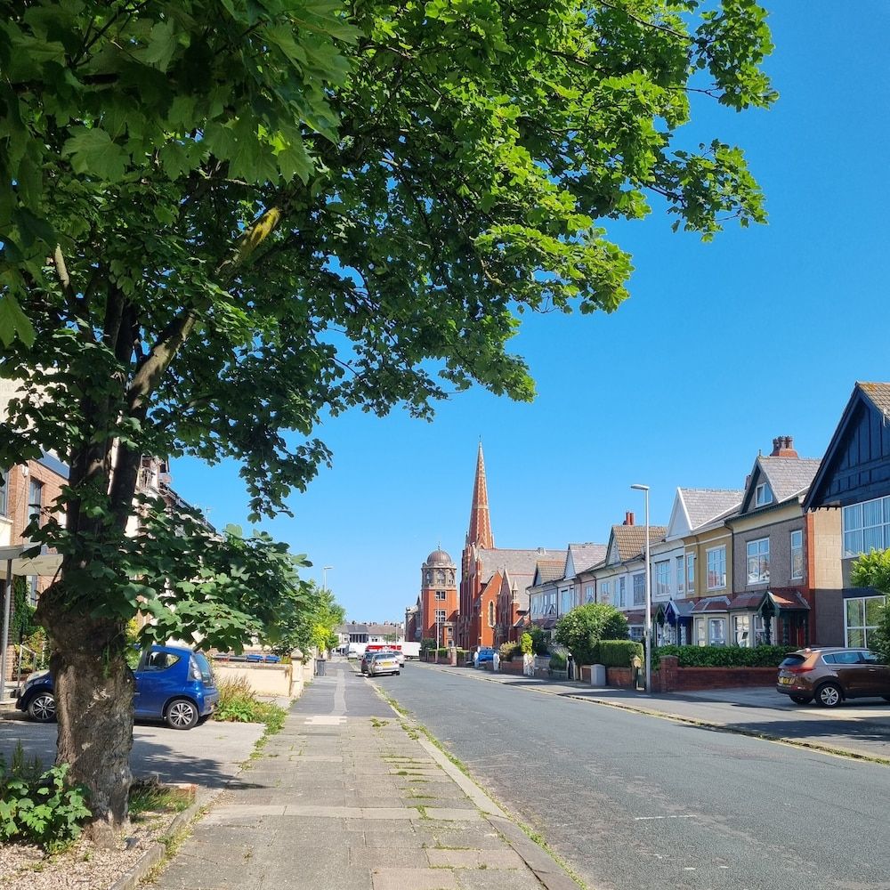 Raikes Parade Victorian Home House, 4 Bedrooms 14