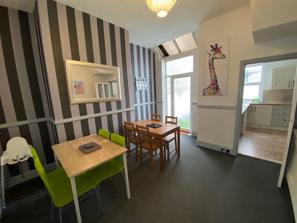 undefined Blackpool Abode - Seaside Cove 4