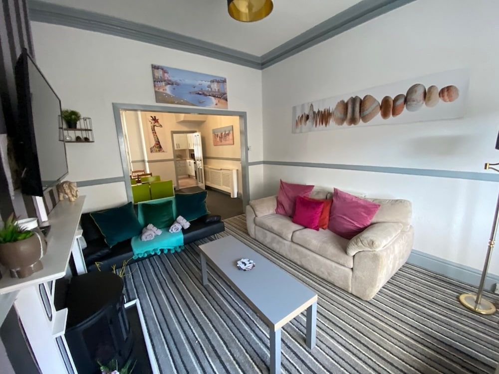 undefined Blackpool Abode - Seaside Cove 3