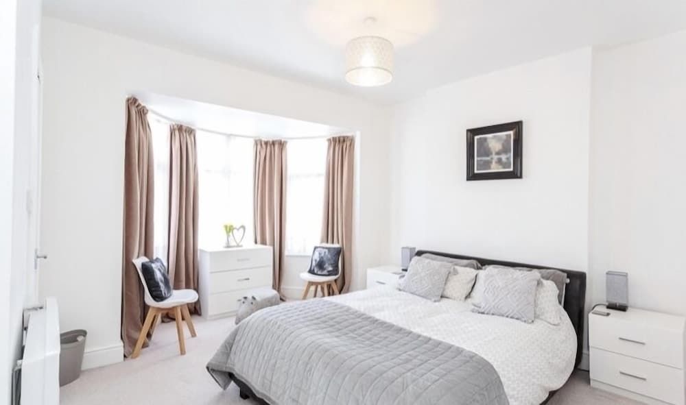 Blackpool Abode - Aurora House, Private Bathroom (Aurora) 3