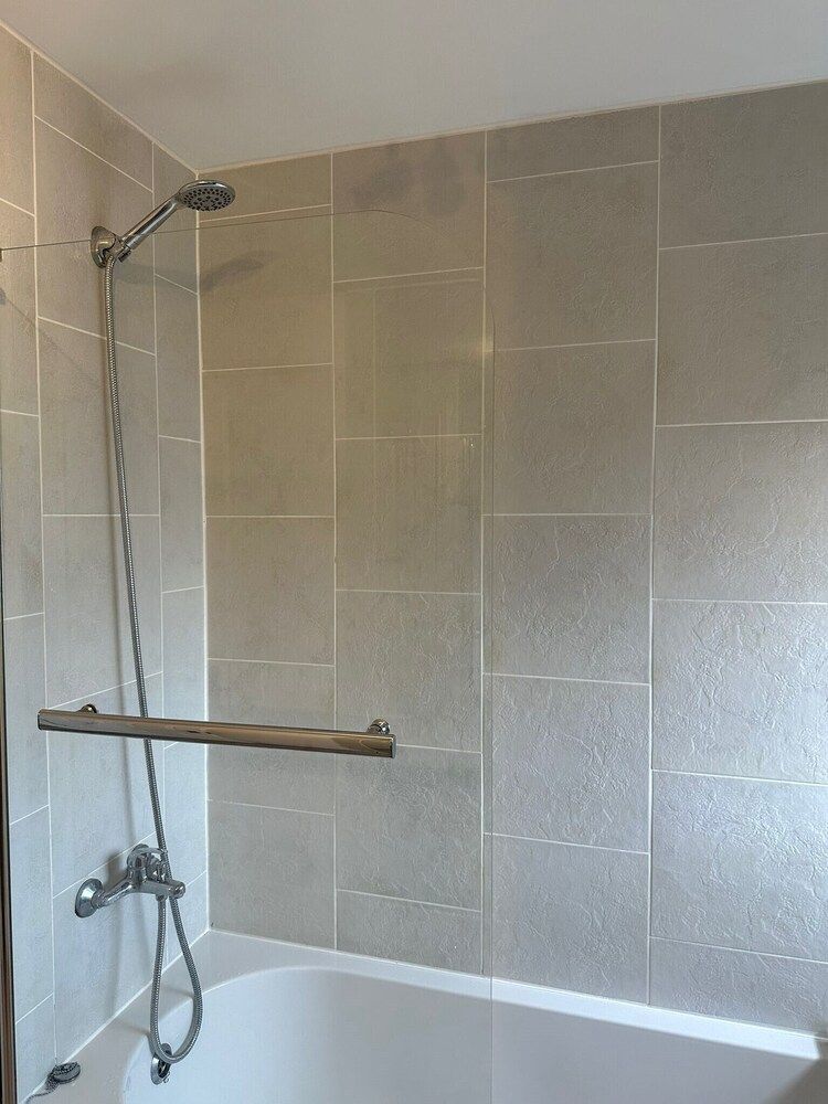 Blackpool Abode - Aurora House, Private Bathroom (Aurora) 19