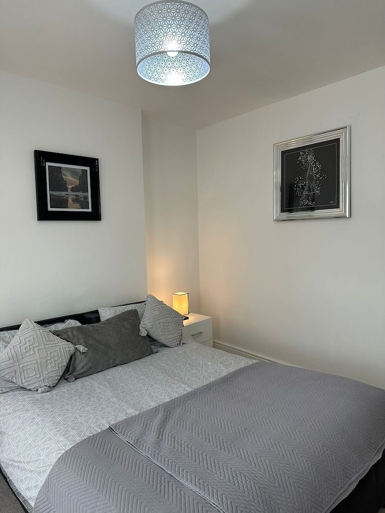 Blackpool Abode - Aurora House, Private Bathroom (Aurora) 10