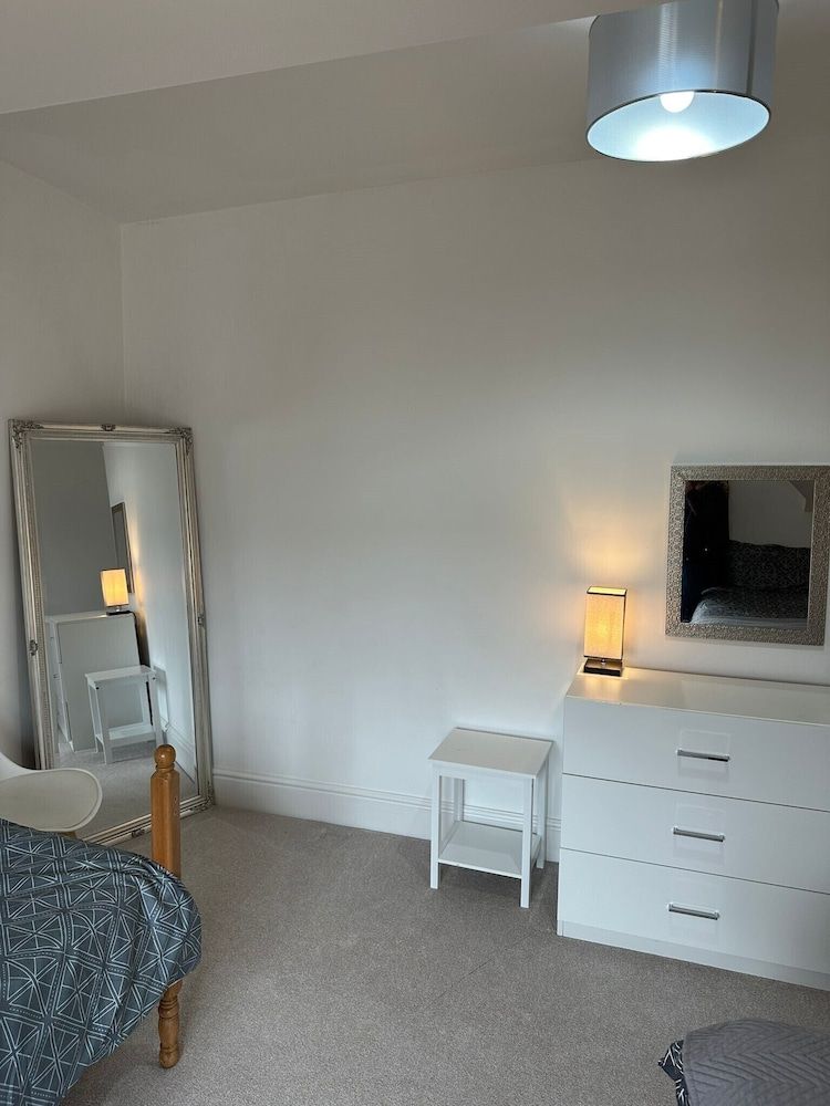 Blackpool Abode - Aurora House, Private Bathroom (Aurora) 13
