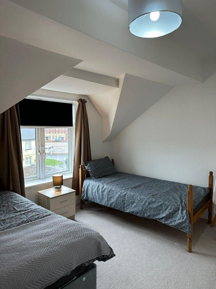 Blackpool Abode - Aurora House, Private Bathroom (Aurora) 12