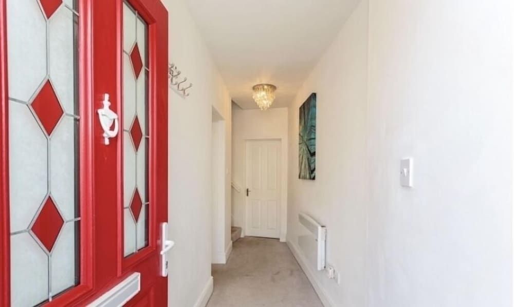 Blackpool Abode - Aurora House, Private Bathroom (Aurora) 2