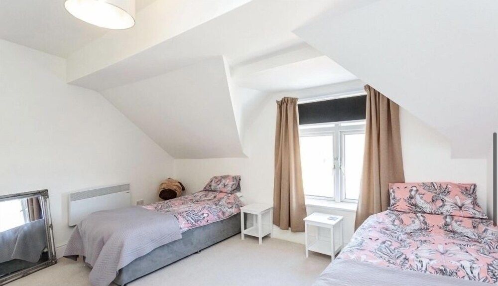 Blackpool Abode - Aurora House, Private Bathroom (Aurora) 5