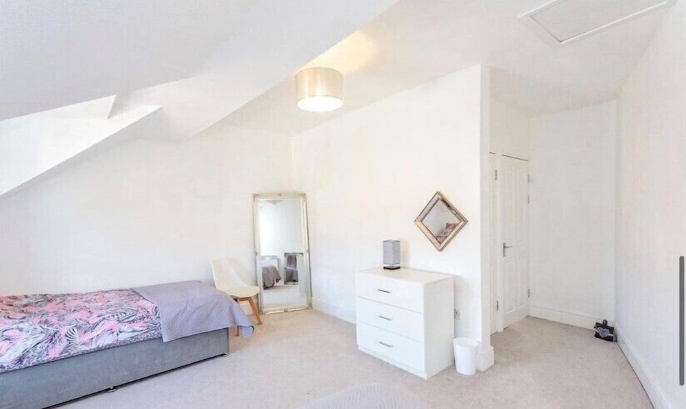 Blackpool Abode - Aurora House, Private Bathroom (Aurora) 7