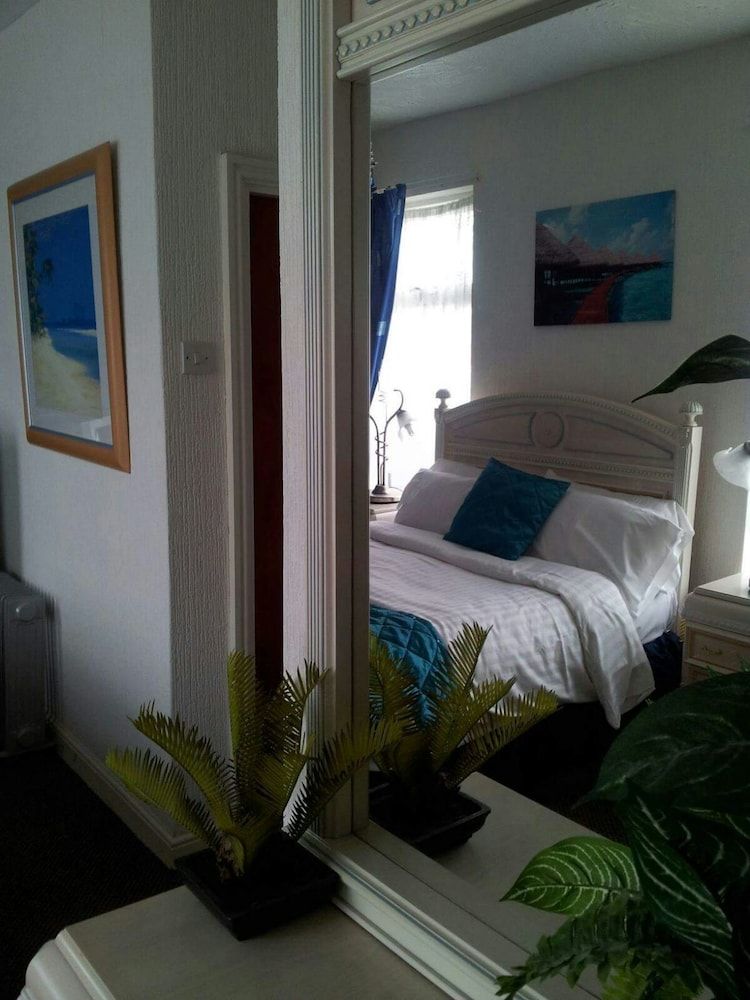 undefined The New Chelvedon Hotel 2