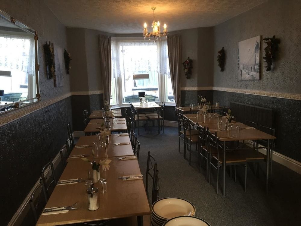 undefined The Greenmount 9