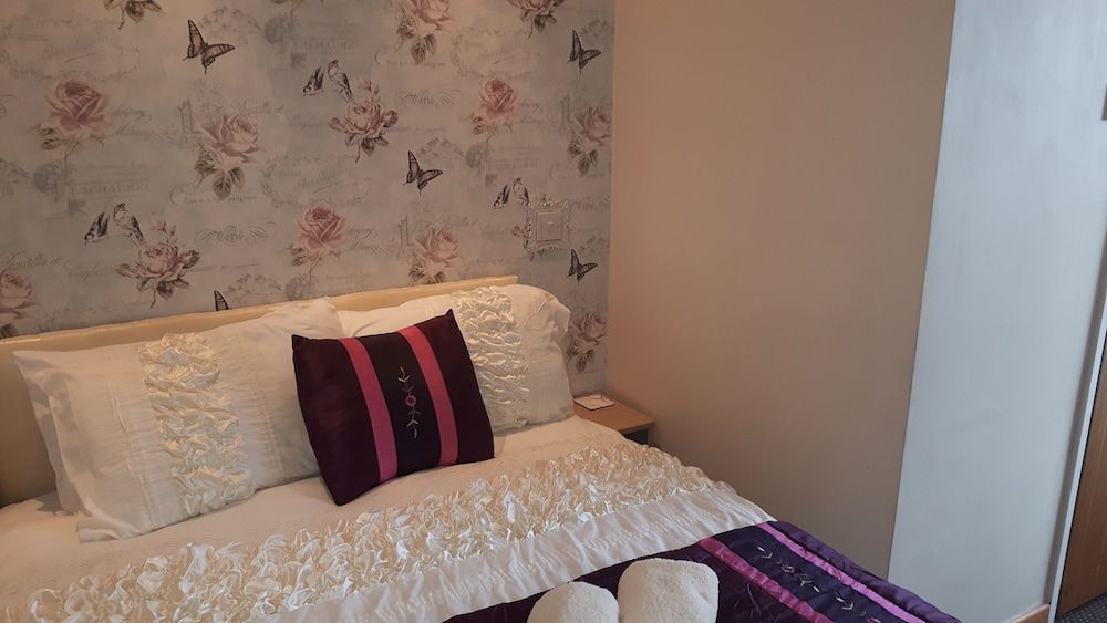 undefined The Hotel Fame 8