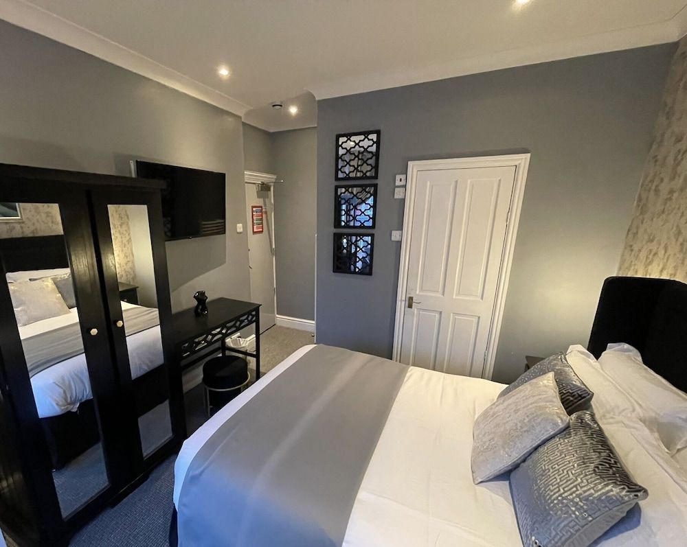 McGraths Blackpool Double Room (The Gatsby)