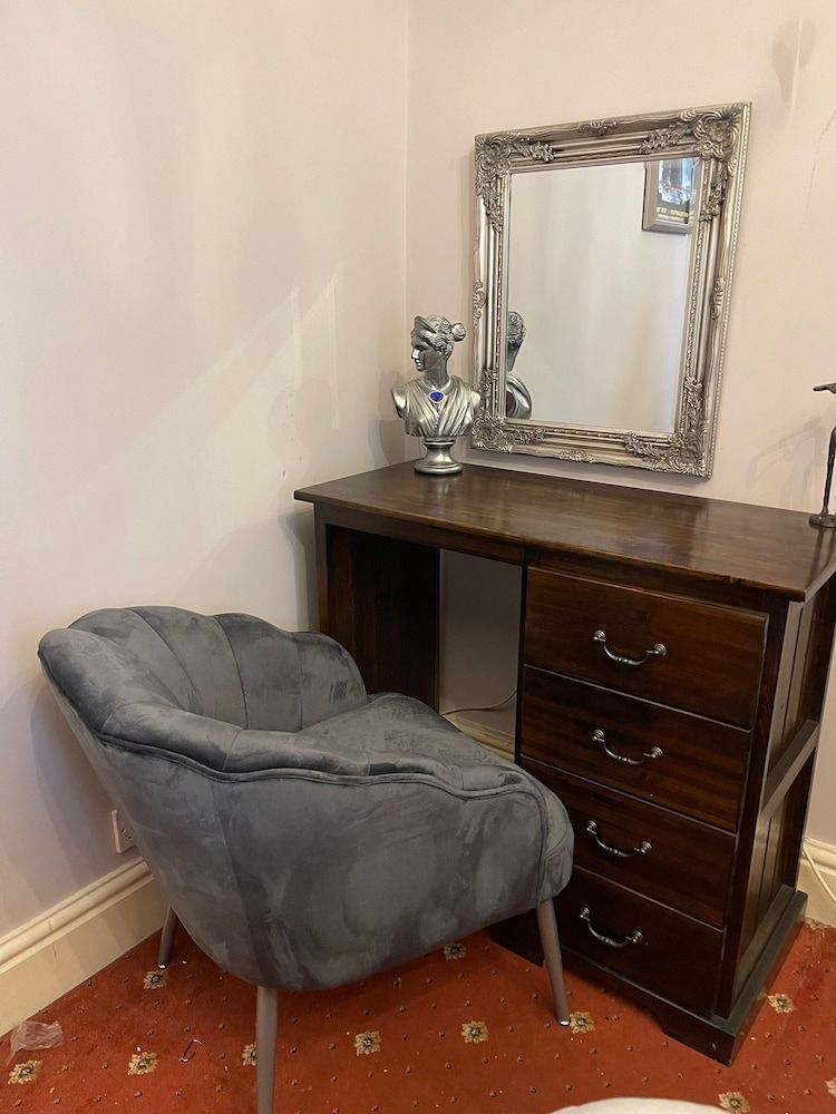 McGraths Blackpool Double Room (The 1912) 6