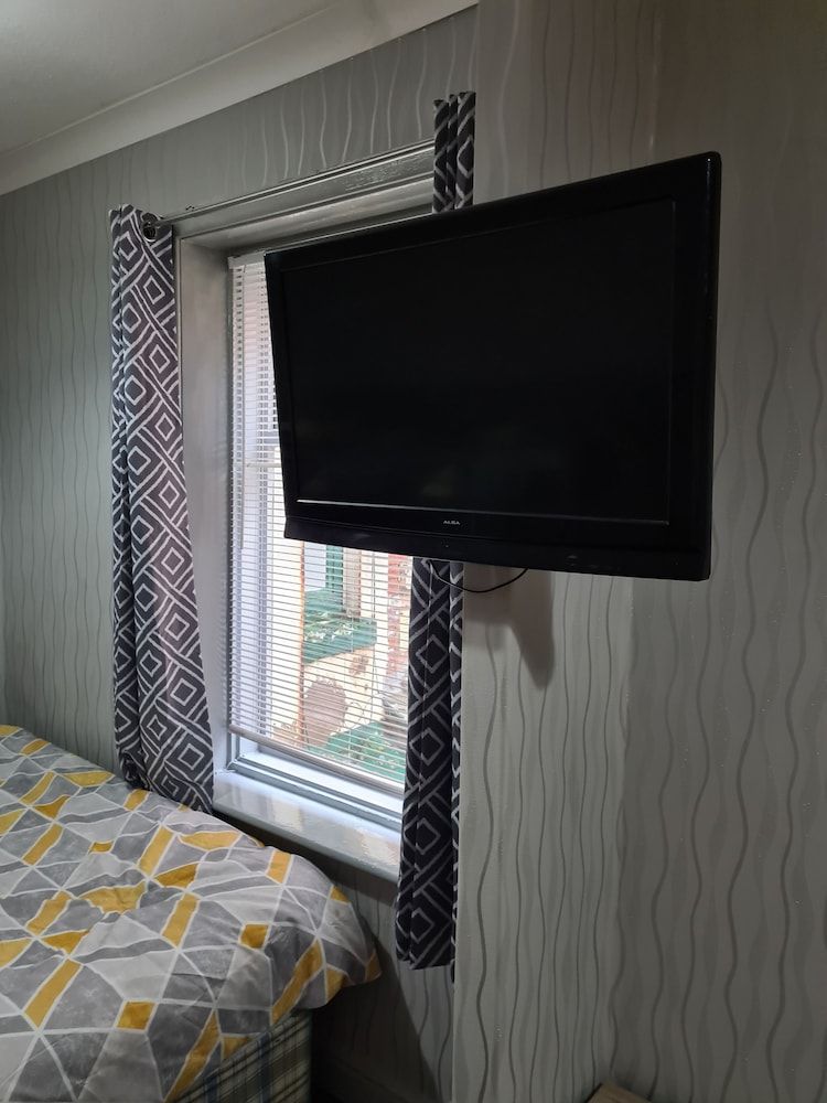 undefined Crompton House 3