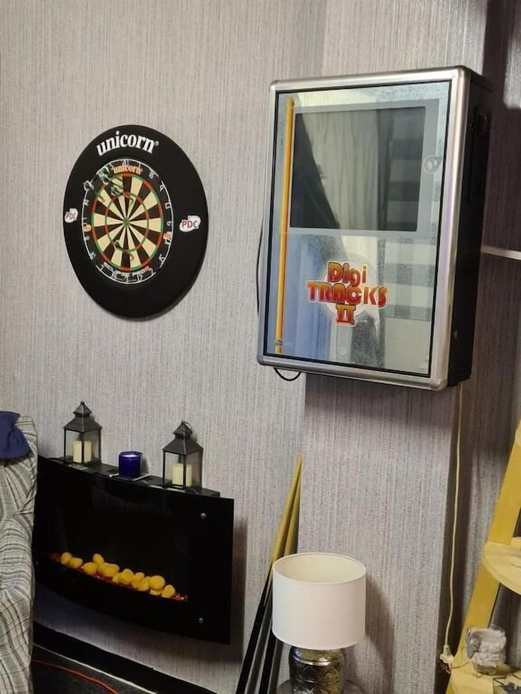 undefined Crompton House 8