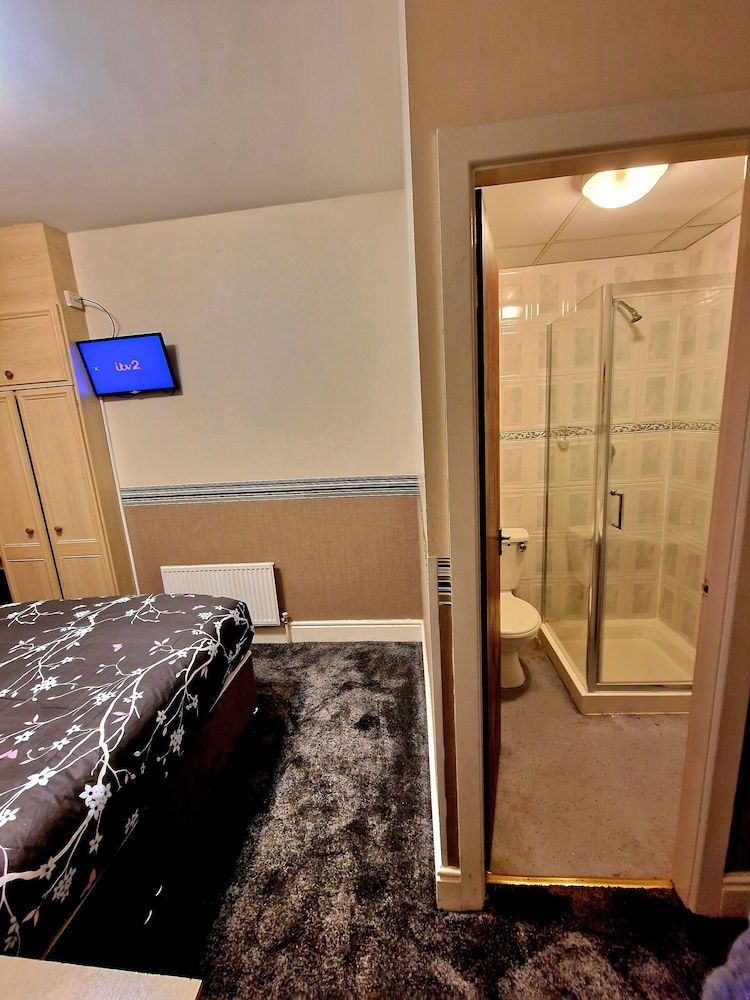 Sleep Well Hotel Basic Double Room, Ensuite 2