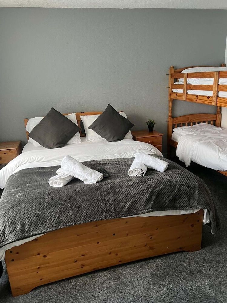 undefined The Wilton Hotel