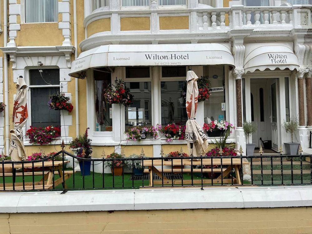 undefined The Wilton Hotel 7